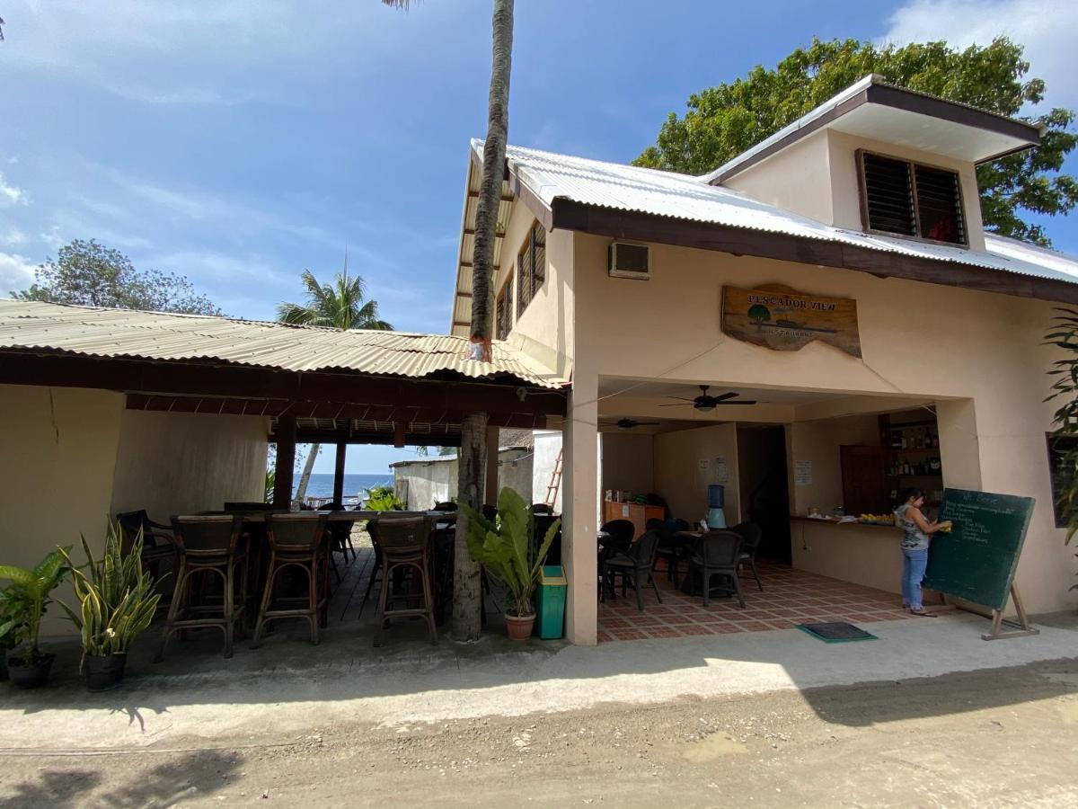Pescador View - Beachfront & Nearby The Ocean Hostels & Restaurant Moalboal Esterno foto