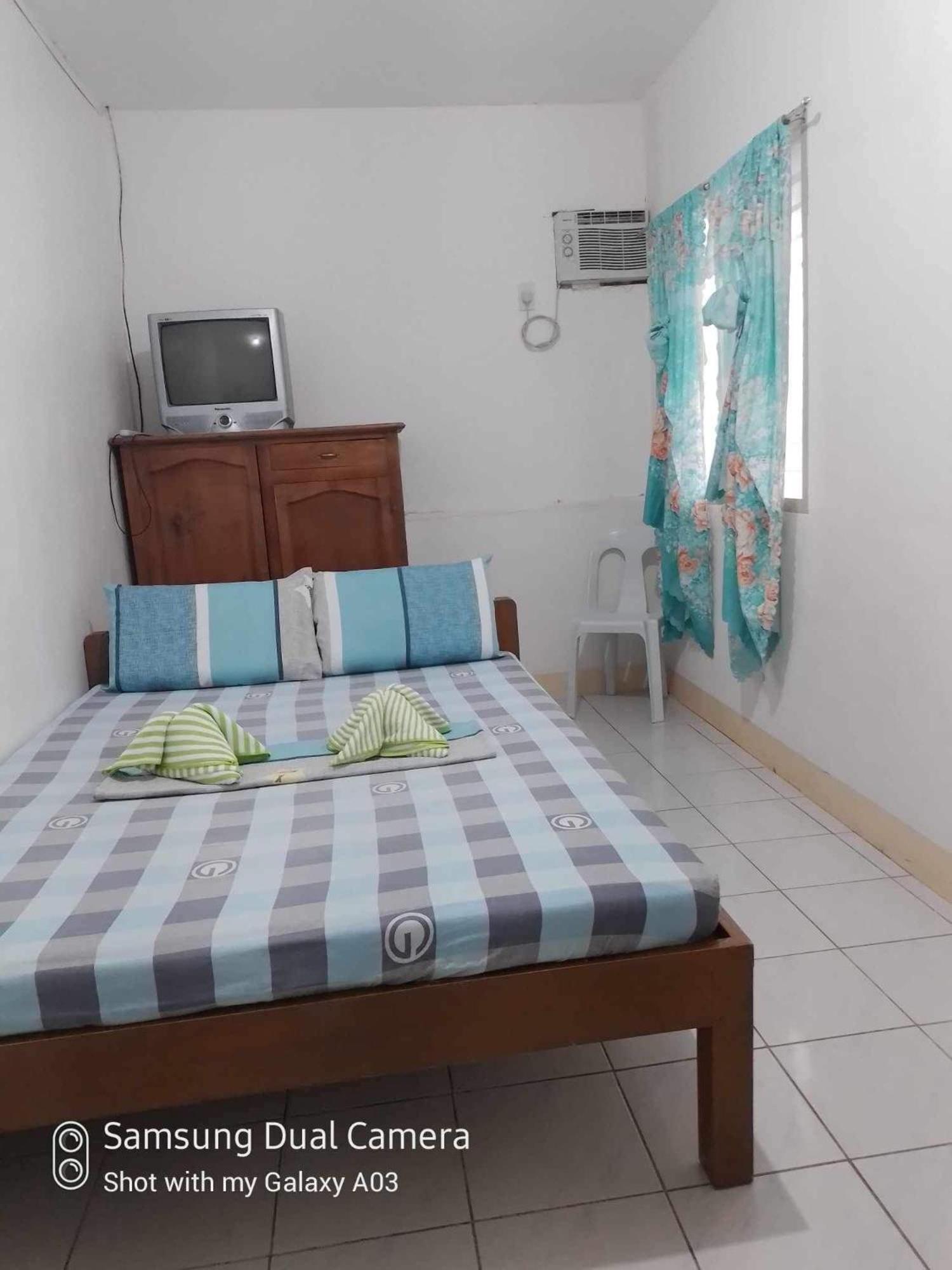Pescador View - Beachfront & Nearby The Ocean Hostels & Restaurant Moalboal Camera foto